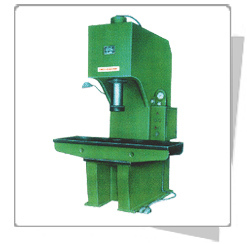 單柱液壓機(jī)用途 單柱液壓機(jī)用途